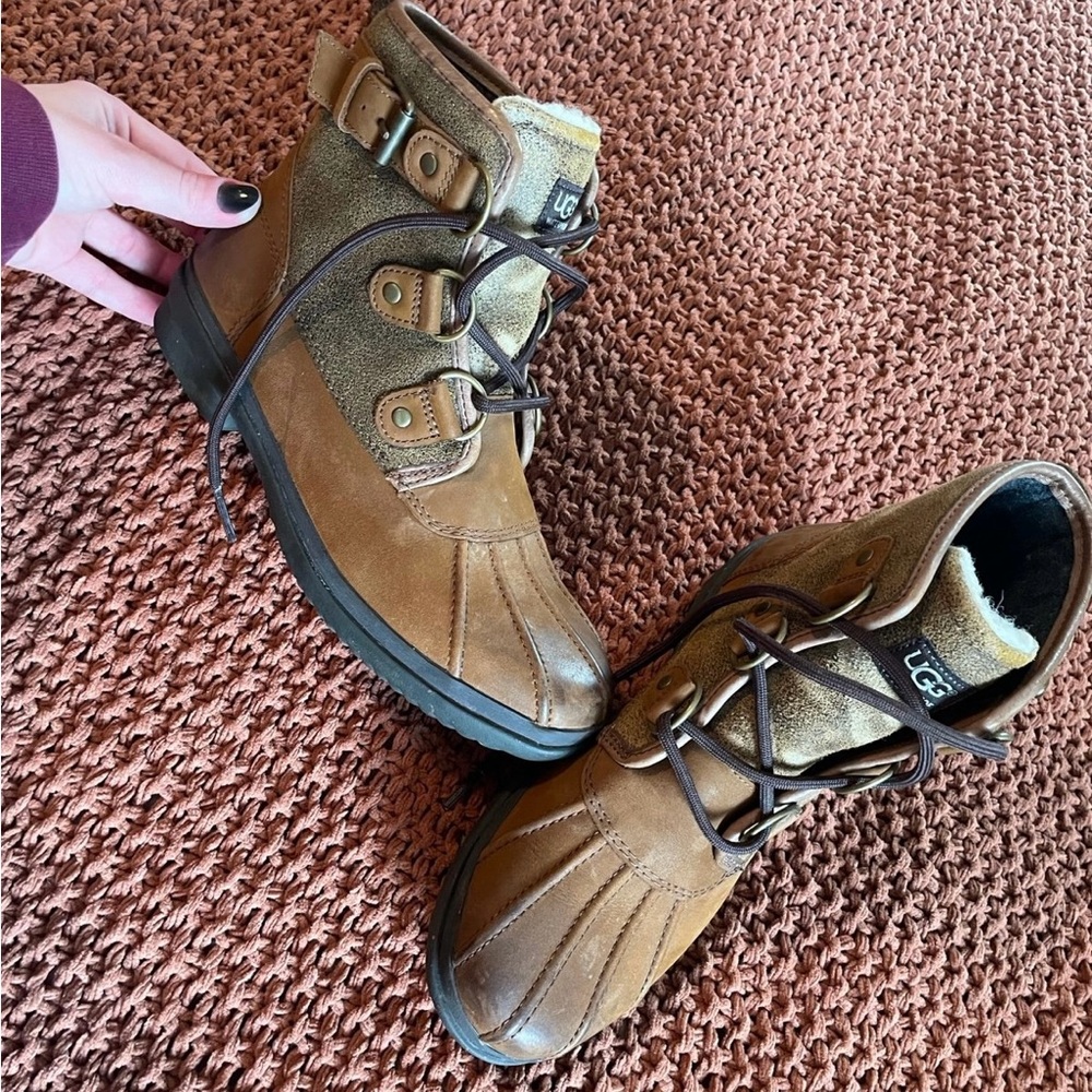 UGG Cecile Duck Boots‎